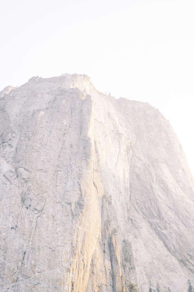 zoomed photo of the yosemite peak