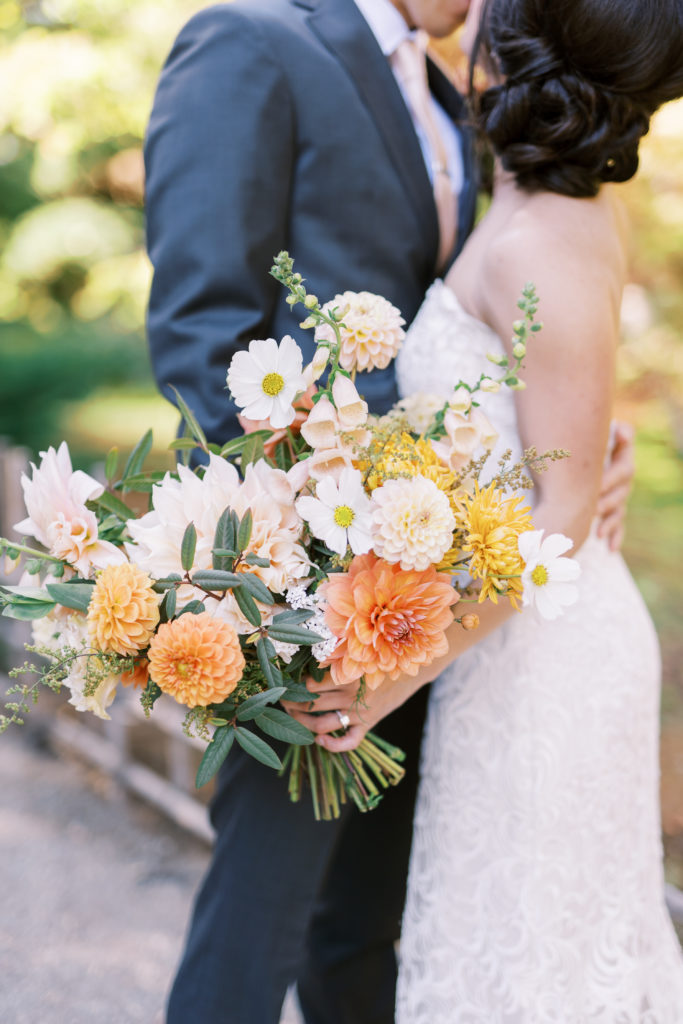 bride's citrus colored bouquet