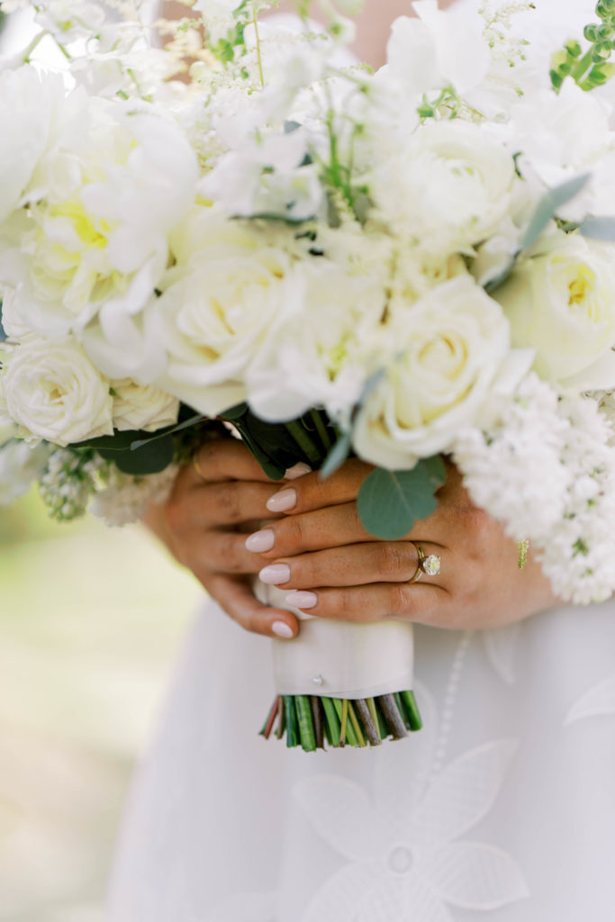 nails and bride bouquet